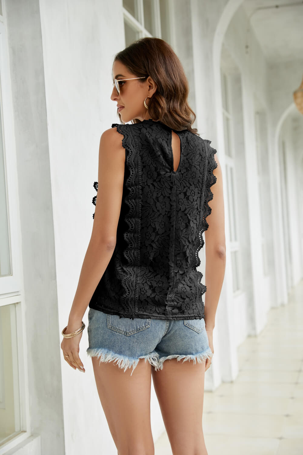 Lace Scalloped Keyhole V-Neck Tank